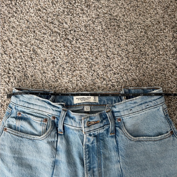 Abercrombie & Fitch High Rise 90s Relaxed Jean - Curve Love - Picture 4 of 7